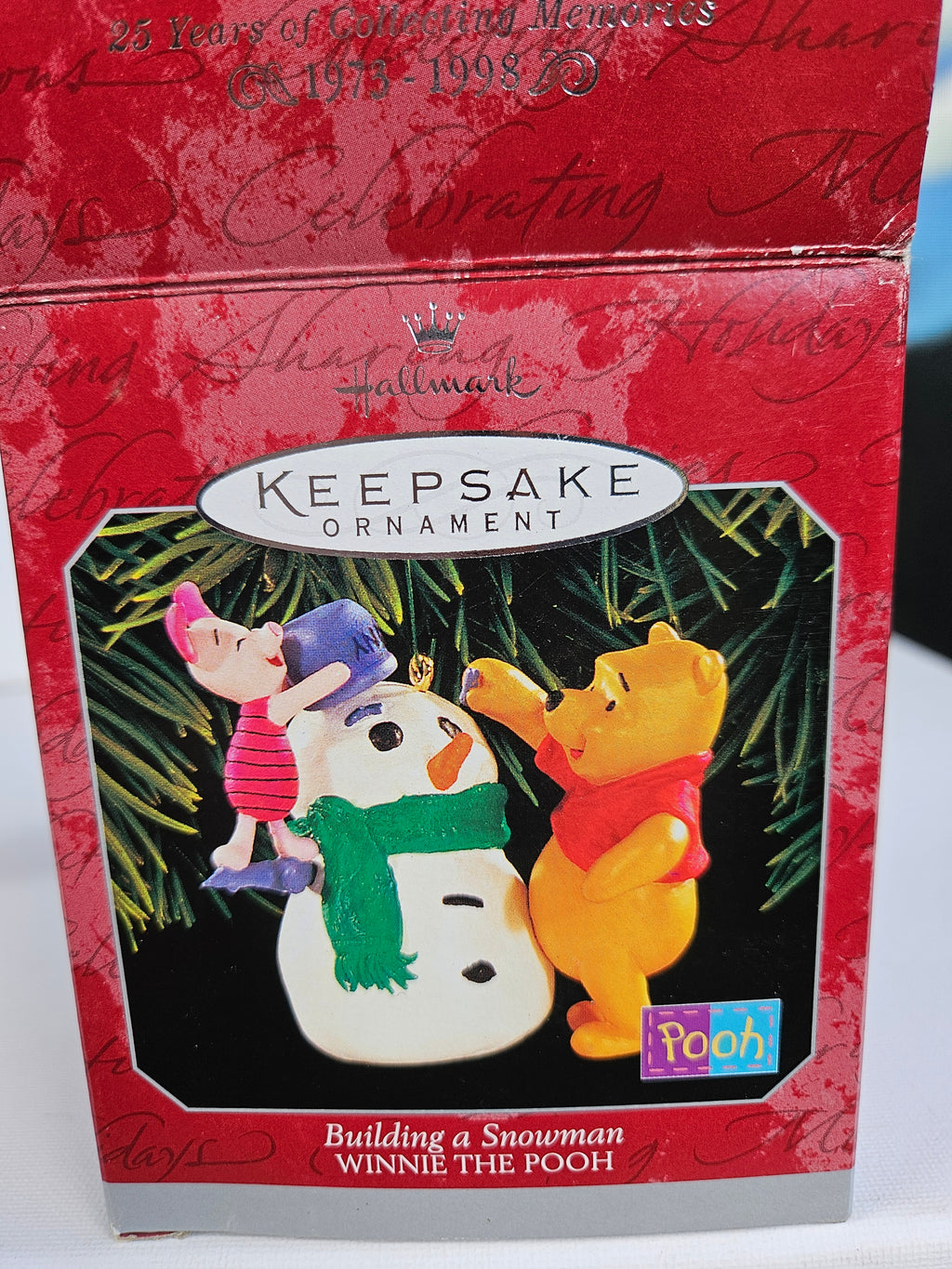 Christmas in May – Hallmark Keepsake Ornament Building a Snowman Winnie the Pooh (1998) New in Box