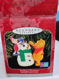 Christmas in May – Hallmark Keepsake Ornament Building a Snowman Winnie the Pooh (1998) New in Box