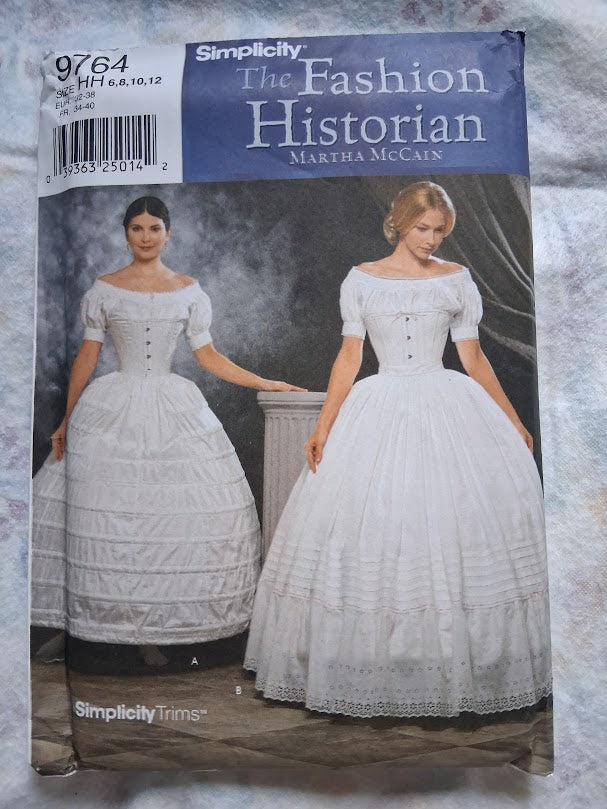 Simplicity Sewing Pattern – The Fashion Historian by Martha McCain, Sies 6–12
