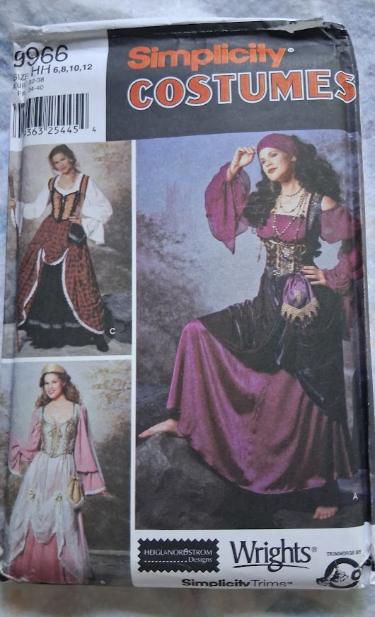 Simplicity 9966 – Medieval Renaissance Gown Costume Pattern (Sizes 6–12)