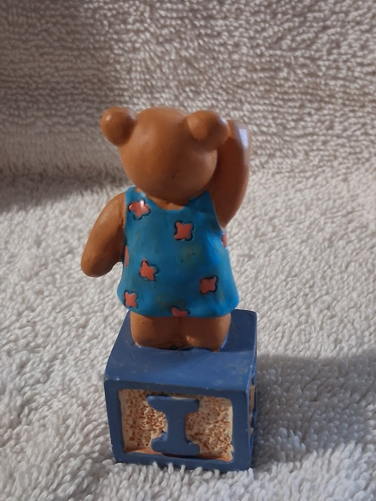 Boyds Bears Resin Alphabet Block Bear – I is for Iris