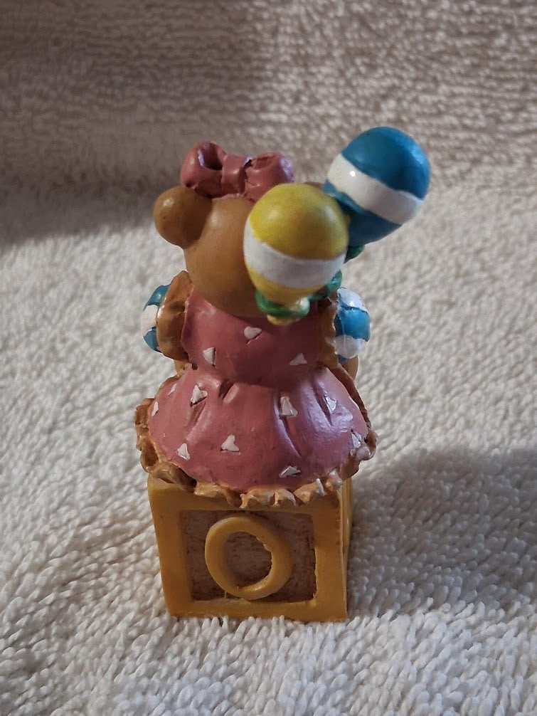 Boyds Bears Resin Alphabet Block Bear – O is for Olivia – Balloon Bear – Letter O Figurine