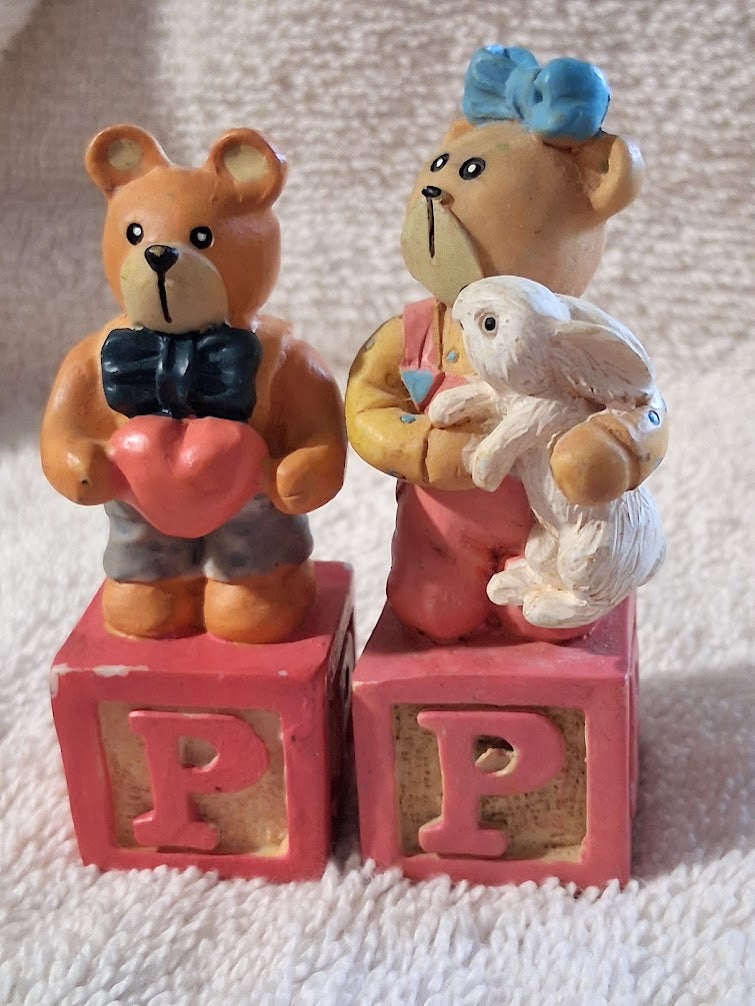 Boyds Bears Resin Alphabet Block Bear – P is for Parker – Heart Bear – Letter P Figurine