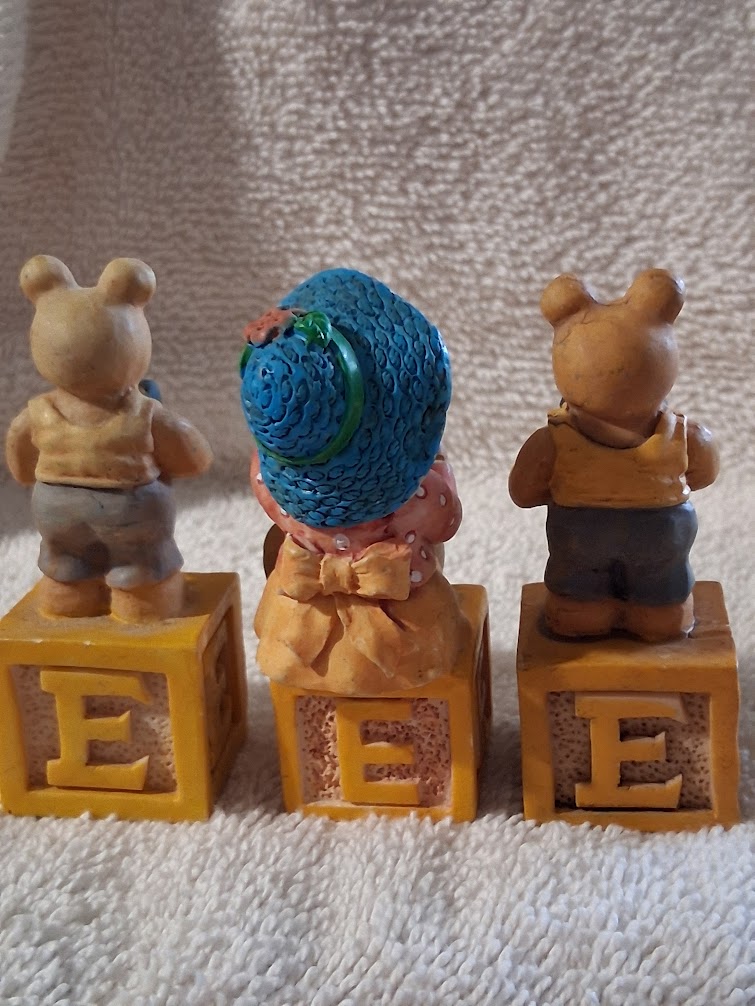 Boyds Bears Resin Alphabet Block Bear – E is for Elmer – Letter E Figurine
